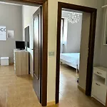 Da George Casa de Férias *